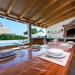 Deluxe Paula With Private Pool And Sauna Apartment