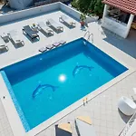 Deluxe Paula With Private Pool And Sauna Apartment