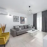 Apartment Deluxe Paula With Private Pool And Sauna Cibaca