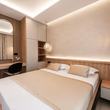 Deluxe Paula With Private Pool And Sauna 아파트