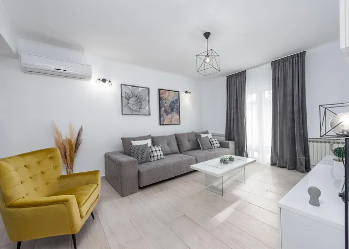 아파트 Deluxe Paula With Private Pool And Sauna Cibaca