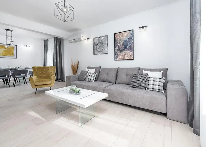 Deluxe Paula With Private Pool And Sauna