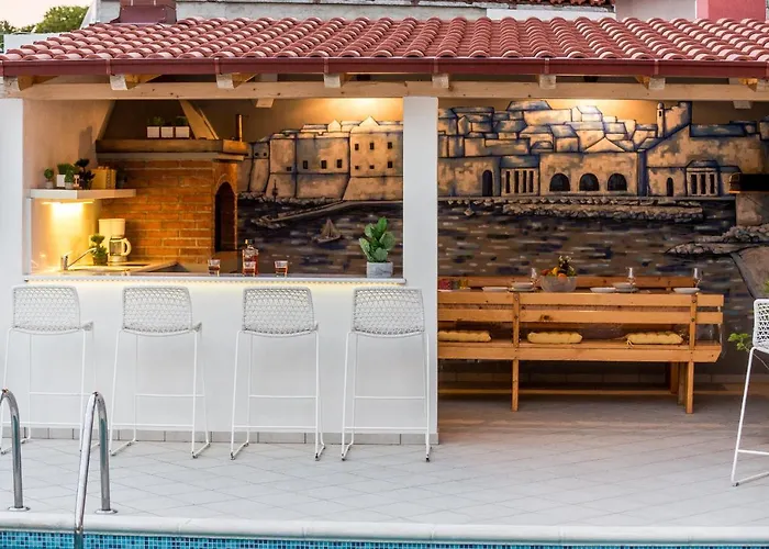 아파트 Deluxe Paula With Private Pool And Sauna Cibaca