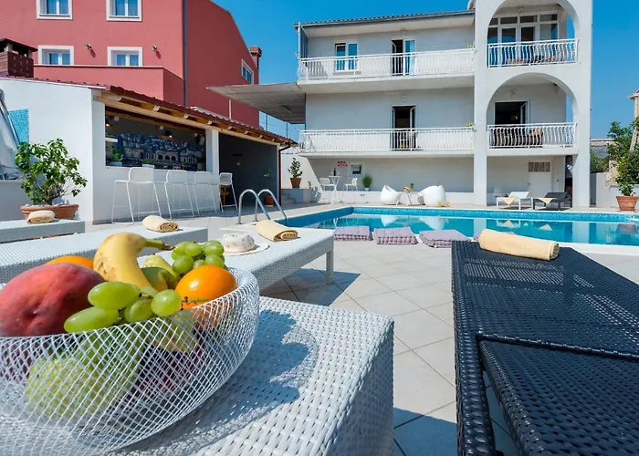 Deluxe Paula With Private Pool And Sauna *