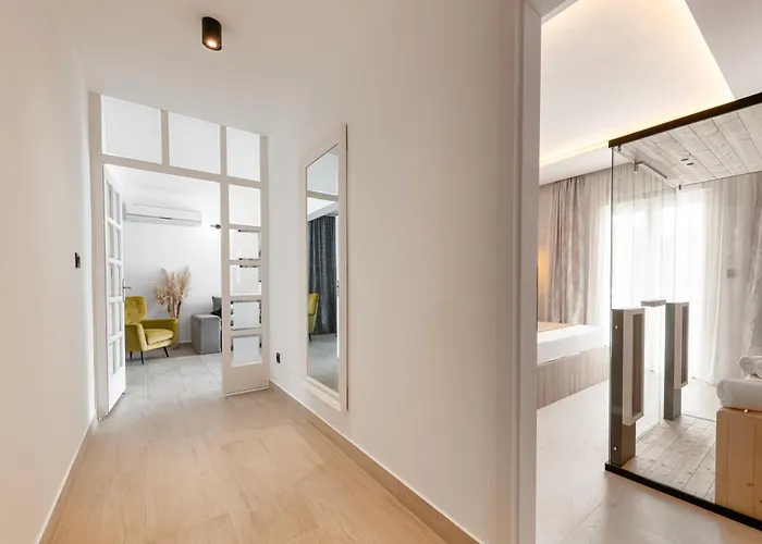Deluxe Paula With Private Pool And Sauna 아파트