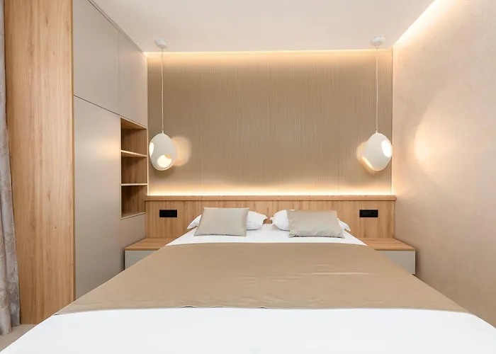 Deluxe Paula With Private Pool And Sauna 아파트 *