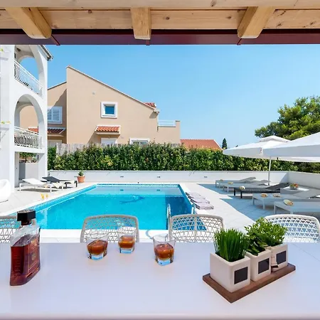 Lägenhet Deluxe Paula With Private Pool And Sauna *