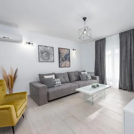 Lägenhet Deluxe Paula With Private Pool And Sauna Cibaca