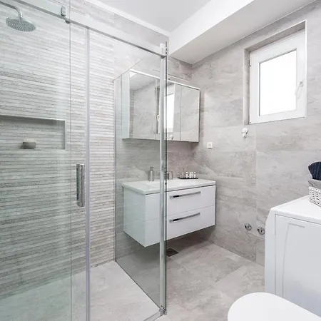 Deluxe Paula With Private Pool And Sauna Apartment Cibaca